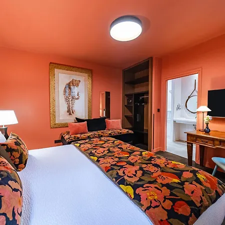 Nicolo - Tour Eiffel Hotell 3*