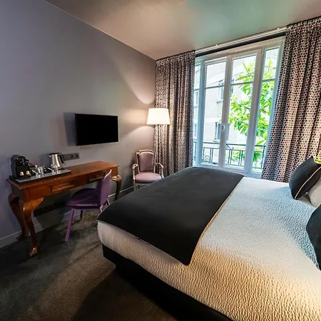 Nicolo - Tour Eiffel Hotell 3*
