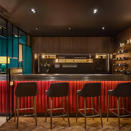 Nicolo - Tour Eiffel 3*