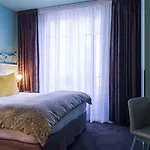 Nicolo - Tour Eiffel Hotel